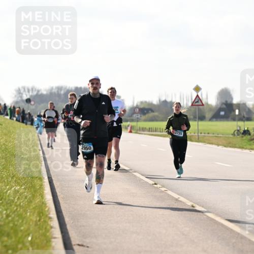 12.04.2026 - 45. Internationalen Wilhelmsburger Insellauf Dr. Thomas Lammeyer http://msf.ph/oto/9447188 12.04.2026 10:29:11 Laufen 2950, 25, 3725 meine-sportfotos.de