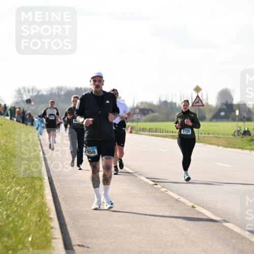 12.04.2026 - 45. Internationalen Wilhelmsburger Insellauf Dr. Thomas Lammeyer http://msf.ph/oto/9447192 12.04.2026 10:29:11 Laufen 2950, 3725 meine-sportfotos.de