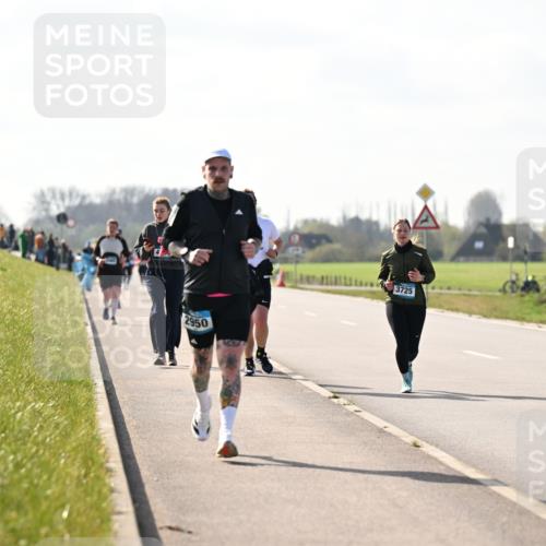 12.04.2026 - 45. Internationalen Wilhelmsburger Insellauf Dr. Thomas Lammeyer http://msf.ph/oto/9447193 12.04.2026 10:29:11 Laufen 2950, 3725 meine-sportfotos.de