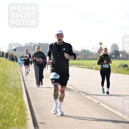 12.04.2026 - 45. Internationalen Wilhelmsburger Insellauf Dr. Thomas Lammeyer http://msf.ph/oto/9447196 12.04.2026 10:29:12 Laufen 2950, 3725 meine-sportfotos.de