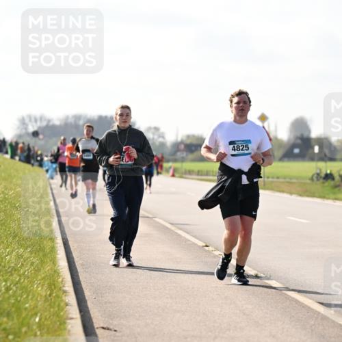 12.04.2026 - 45. Internationalen Wilhelmsburger Insellauf Dr. Thomas Lammeyer http://msf.ph/oto/9447216 12.04.2026 10:29:16 Laufen 4825, 3725 meine-sportfotos.de