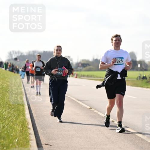 12.04.2026 - 45. Internationalen Wilhelmsburger Insellauf Dr. Thomas Lammeyer http://msf.ph/oto/9447219 12.04.2026 10:29:16 Laufen 686, 4825 meine-sportfotos.de