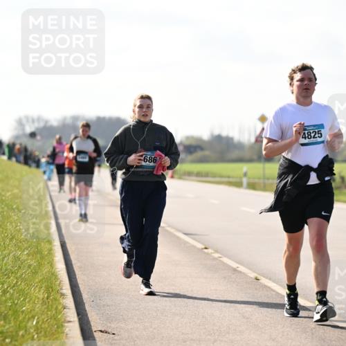 12.04.2026 - 45. Internationalen Wilhelmsburger Insellauf Dr. Thomas Lammeyer http://msf.ph/oto/9447222 12.04.2026 10:29:17 Laufen 686, 4825 meine-sportfotos.de