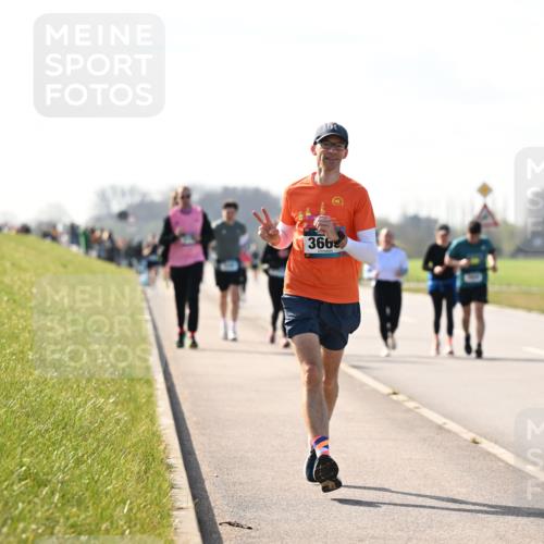 12.04.2026 - 45. Internationalen Wilhelmsburger Insellauf Dr. Thomas Lammeyer http://msf.ph/oto/9447267 12.04.2026 10:29:28 Laufen 366 meine-sportfotos.de