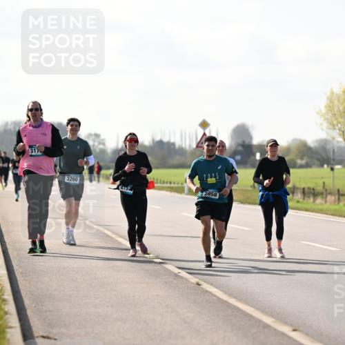 12.04.2026 - 45. Internationalen Wilhelmsburger Insellauf Dr. Thomas Lammeyer http://msf.ph/oto/9447282 12.04.2026 10:29:32 Laufen 317, 3260, 4152, 2858 meine-sportfotos.de