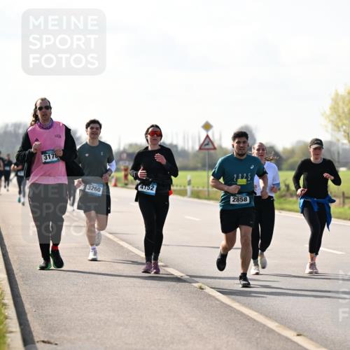 12.04.2026 - 45. Internationalen Wilhelmsburger Insellauf Dr. Thomas Lammeyer http://msf.ph/oto/9447288 12.04.2026 10:29:33 Laufen 3178, 3260, 4152, 2025, 2858 meine-sportfotos.de