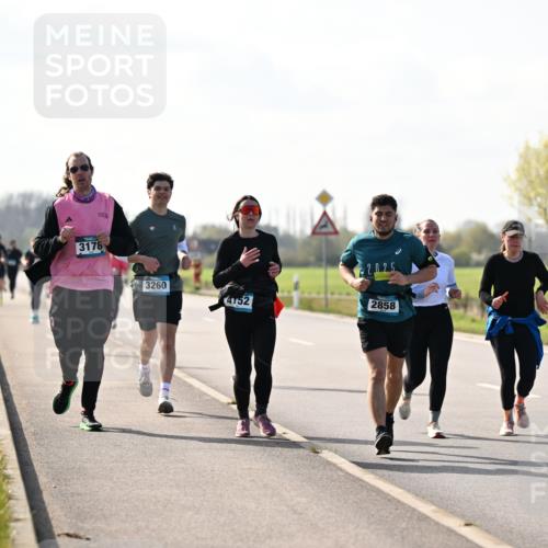 12.04.2026 - 45. Internationalen Wilhelmsburger Insellauf Dr. Thomas Lammeyer http://msf.ph/oto/9447290 12.04.2026 10:29:33 Laufen 3178, 3260, 4152, 2858 meine-sportfotos.de