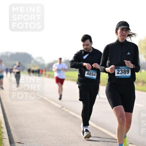 12.04.2026 - 45. Internationalen Wilhelmsburger Insellauf Dr. Thomas Lammeyer http://msf.ph/oto/9447429 12.04.2026 10:29:57 Laufen 4654, 45, 2389 meine-sportfotos.de