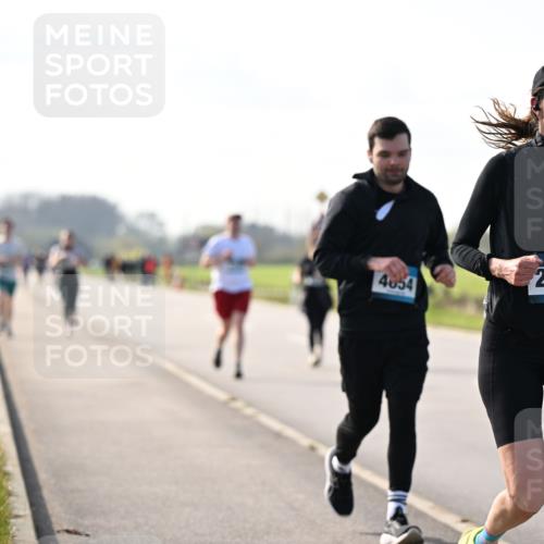 12.04.2026 - 45. Internationalen Wilhelmsburger Insellauf Dr. Thomas Lammeyer http://msf.ph/oto/9447432 12.04.2026 10:29:58 Laufen 4054, 2389 meine-sportfotos.de