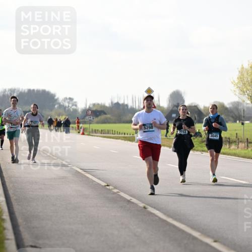 12.04.2026 - 45. Internationalen Wilhelmsburger Insellauf Dr. Thomas Lammeyer http://msf.ph/oto/9447443 12.04.2026 10:30:00 Laufen 5298, 3044, 3045 meine-sportfotos.de