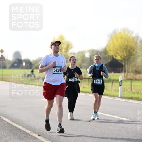 12.04.2026 - 45. Internationalen Wilhelmsburger Insellauf Dr. Thomas Lammeyer http://msf.ph/oto/9447455 12.04.2026 10:30:03 Laufen 5298, 3044, 3045 meine-sportfotos.de