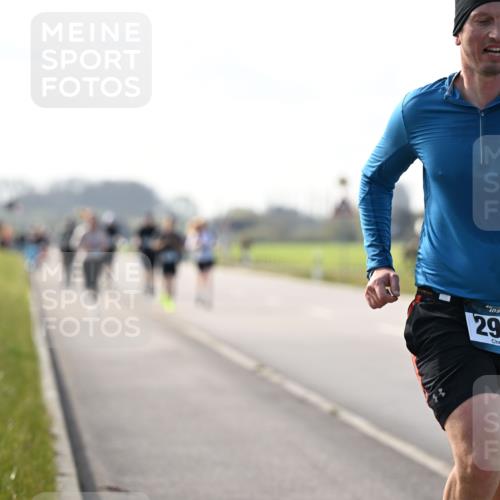 12.04.2026 - 45. Internationalen Wilhelmsburger Insellauf Dr. Thomas Lammeyer http://msf.ph/oto/9447516 12.04.2026 10:30:25 Laufen 2989 meine-sportfotos.de