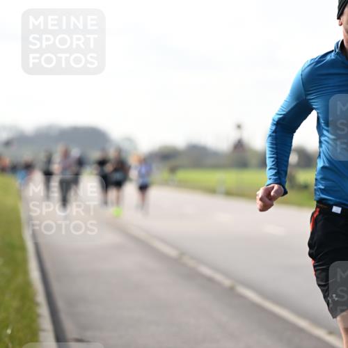 12.04.2026 - 45. Internationalen Wilhelmsburger Insellauf Dr. Thomas Lammeyer http://msf.ph/oto/9447517 12.04.2026 10:30:26 Laufen 45, 2989 meine-sportfotos.de