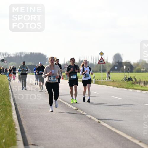 12.04.2026 - 45. Internationalen Wilhelmsburger Insellauf Dr. Thomas Lammeyer http://msf.ph/oto/9447524 12.04.2026 10:30:32 Laufen 334, 4071, 4069, 2269 meine-sportfotos.de