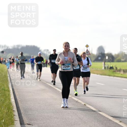 12.04.2026 - 45. Internationalen Wilhelmsburger Insellauf Dr. Thomas Lammeyer http://msf.ph/oto/9447531 12.04.2026 10:30:33 Laufen 2269, 4071, 4069 meine-sportfotos.de
