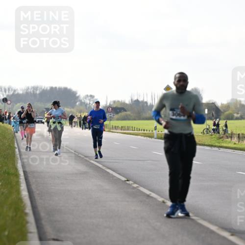 12.04.2026 - 45. Internationalen Wilhelmsburger Insellauf Dr. Thomas Lammeyer http://msf.ph/oto/9447590 12.04.2026 10:30:45 Laufen 2879, 466, 2 meine-sportfotos.de