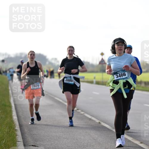 12.04.2026 - 45. Internationalen Wilhelmsburger Insellauf Dr. Thomas Lammeyer http://msf.ph/oto/9447615 12.04.2026 10:30:54 Laufen 2879, 2886, 3466 meine-sportfotos.de