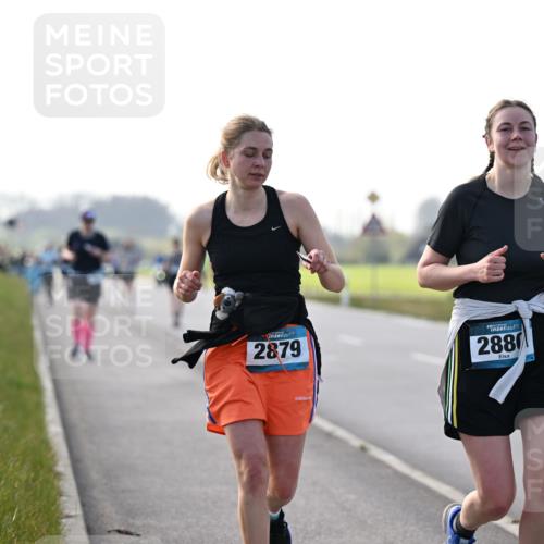 12.04.2026 - 45. Internationalen Wilhelmsburger Insellauf Dr. Thomas Lammeyer http://msf.ph/oto/9447632 12.04.2026 10:30:57 Laufen 2879, 2880 meine-sportfotos.de
