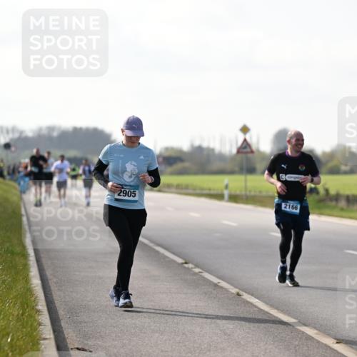 12.04.2026 - 45. Internationalen Wilhelmsburger Insellauf Dr. Thomas Lammeyer http://msf.ph/oto/9447739 12.04.2026 10:31:18 Laufen 322, 2905, 2166 meine-sportfotos.de
