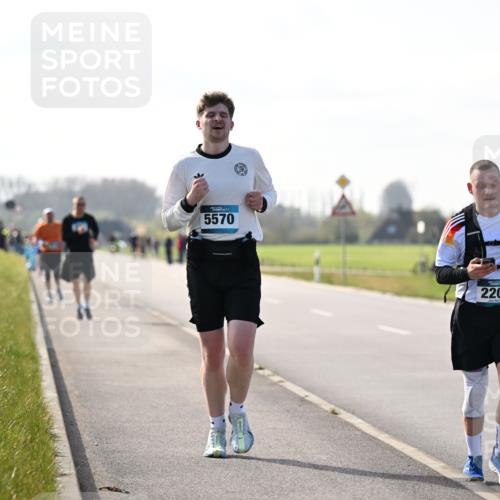 12.04.2026 - 45. Internationalen Wilhelmsburger Insellauf Dr. Thomas Lammeyer http://msf.ph/oto/9447796 12.04.2026 10:31:41 Laufen 5570, 2204 meine-sportfotos.de