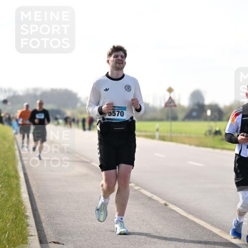 12.04.2026 - 45. Internationalen Wilhelmsburger Insellauf Dr. Thomas Lammeyer http://msf.ph/oto/9447798 12.04.2026 10:31:41 Laufen 5570, 2204 meine-sportfotos.de