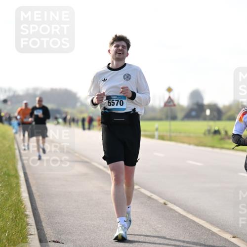 12.04.2026 - 45. Internationalen Wilhelmsburger Insellauf Dr. Thomas Lammeyer http://msf.ph/oto/9447800 12.04.2026 10:31:41 Laufen 5570, 45, 2204 meine-sportfotos.de