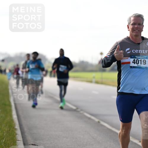 12.04.2026 - 45. Internationalen Wilhelmsburger Insellauf Dr. Thomas Lammeyer http://msf.ph/oto/9447894 12.04.2026 10:32:06 Laufen 4019 meine-sportfotos.de