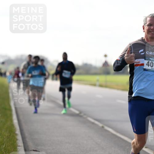 12.04.2026 - 45. Internationalen Wilhelmsburger Insellauf Dr. Thomas Lammeyer http://msf.ph/oto/9447895 12.04.2026 10:32:07 Laufen 45, 4019 meine-sportfotos.de