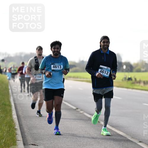12.04.2026 - 45. Internationalen Wilhelmsburger Insellauf Dr. Thomas Lammeyer http://msf.ph/oto/9447908 12.04.2026 10:32:10 Laufen 2168, 4613, 4612, 4612 meine-sportfotos.de