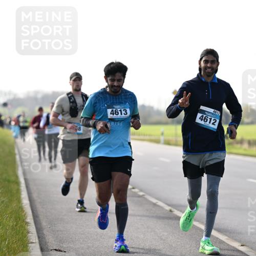 12.04.2026 - 45. Internationalen Wilhelmsburger Insellauf Dr. Thomas Lammeyer http://msf.ph/oto/9447913 12.04.2026 10:32:10 Laufen 4613, 4612, 4612 meine-sportfotos.de