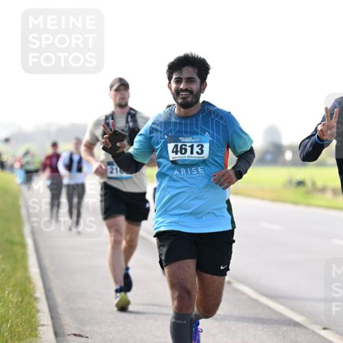 12.04.2026 - 45. Internationalen Wilhelmsburger Insellauf Dr. Thomas Lammeyer http://msf.ph/oto/9447921 12.04.2026 10:32:11 Laufen 4613, 4612, 45, 4612 meine-sportfotos.de
