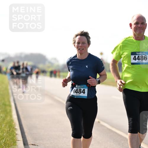 12.04.2026 - 45. Internationalen Wilhelmsburger Insellauf Dr. Thomas Lammeyer http://msf.ph/oto/9448020 12.04.2026 10:32:52 Laufen 4484, 4486 meine-sportfotos.de