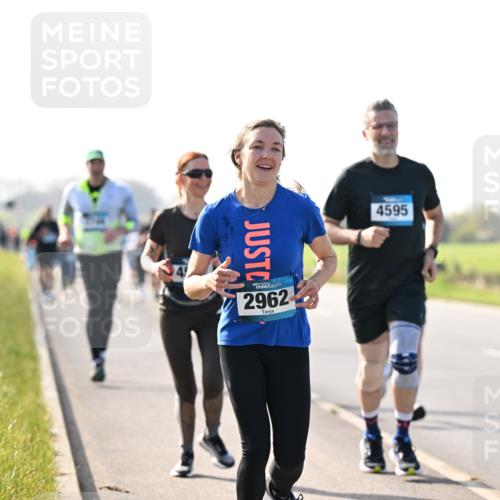 12.04.2026 - 45. Internationalen Wilhelmsburger Insellauf Dr. Thomas Lammeyer http://msf.ph/oto/9448109 12.04.2026 10:33:14 Laufen 4, 2962, 4595, 5815 meine-sportfotos.de
