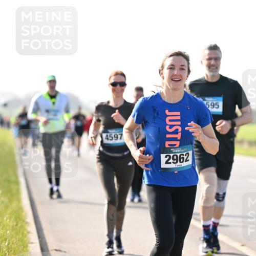 12.04.2026 - 45. Internationalen Wilhelmsburger Insellauf Dr. Thomas Lammeyer http://msf.ph/oto/9448112 12.04.2026 10:33:14 Laufen 4597, 595, 45, 2962, 3615 meine-sportfotos.de