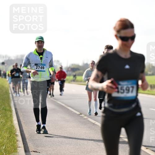 12.04.2026 - 45. Internationalen Wilhelmsburger Insellauf Dr. Thomas Lammeyer http://msf.ph/oto/9448120 12.04.2026 10:33:16 Laufen 2749, 4597, 5581 meine-sportfotos.de