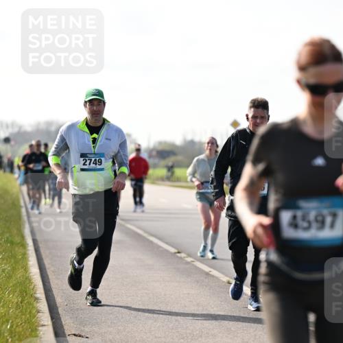 12.04.2026 - 45. Internationalen Wilhelmsburger Insellauf Dr. Thomas Lammeyer http://msf.ph/oto/9448122 12.04.2026 10:33:16 Laufen 2749, 4597 meine-sportfotos.de