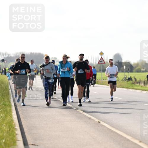 12.04.2026 - 45. Internationalen Wilhelmsburger Insellauf Dr. Thomas Lammeyer http://msf.ph/oto/9448134 12.04.2026 10:33:23 Laufen 4982, 2203, 2225, 62, 2330, 5537 meine-sportfotos.de