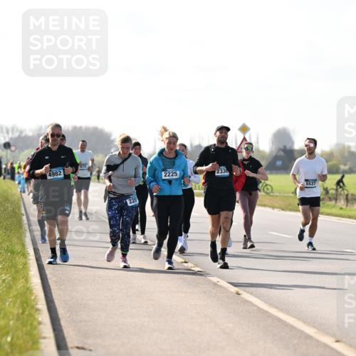 12.04.2026 - 45. Internationalen Wilhelmsburger Insellauf Dr. Thomas Lammeyer http://msf.ph/oto/9448141 12.04.2026 10:33:24 Laufen 4982, 3570, 220, 2225, 2330, 5537 meine-sportfotos.de