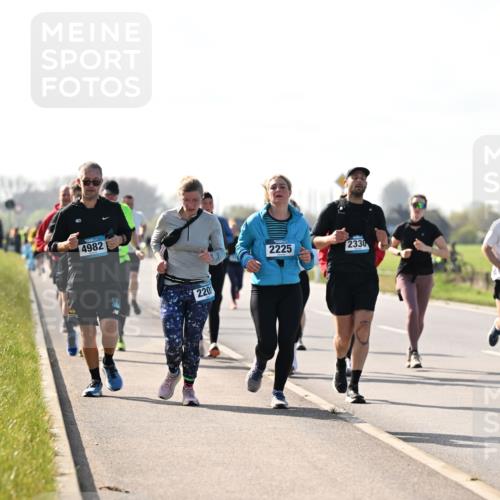 12.04.2026 - 45. Internationalen Wilhelmsburger Insellauf Dr. Thomas Lammeyer http://msf.ph/oto/9448150 12.04.2026 10:33:26 Laufen 4982, 220, 2225, 2330, 5537 meine-sportfotos.de