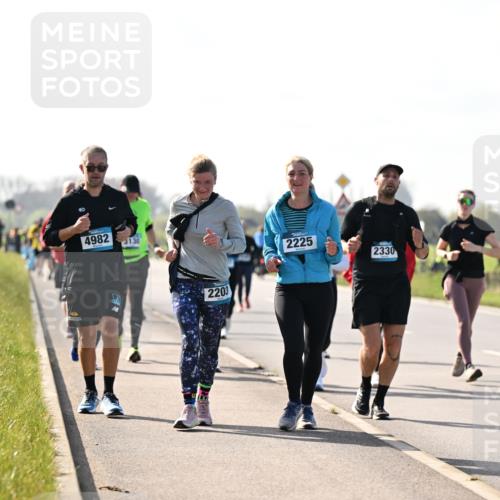 12.04.2026 - 45. Internationalen Wilhelmsburger Insellauf Dr. Thomas Lammeyer http://msf.ph/oto/9448156 12.04.2026 10:33:26 Laufen 4982, 2203, 2225, 2330, 5537 meine-sportfotos.de