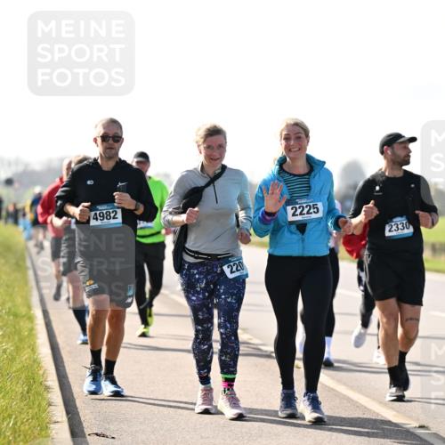 12.04.2026 - 45. Internationalen Wilhelmsburger Insellauf Dr. Thomas Lammeyer http://msf.ph/oto/9448162 12.04.2026 10:33:27 Laufen 4982, 220, 2225, 2330 meine-sportfotos.de