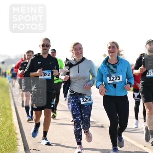 12.04.2026 - 45. Internationalen Wilhelmsburger Insellauf Dr. Thomas Lammeyer http://msf.ph/oto/9448163 12.04.2026 10:33:28 Laufen 4982, 2203, 2225, 2330 meine-sportfotos.de