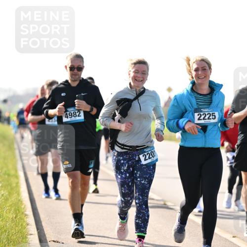12.04.2026 - 45. Internationalen Wilhelmsburger Insellauf Dr. Thomas Lammeyer http://msf.ph/oto/9448165 12.04.2026 10:33:28 Laufen 4982, 220, 2225, 2330 meine-sportfotos.de