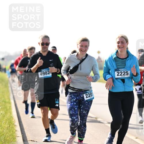 12.04.2026 - 45. Internationalen Wilhelmsburger Insellauf Dr. Thomas Lammeyer http://msf.ph/oto/9448166 12.04.2026 10:33:28 Laufen 4982, 220, 4, 2225, 2330 meine-sportfotos.de