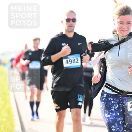 12.04.2026 - 45. Internationalen Wilhelmsburger Insellauf Dr. Thomas Lammeyer http://msf.ph/oto/9448175 12.04.2026 10:33:30 Laufen 4982, 45, 220 meine-sportfotos.de