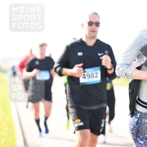 12.04.2026 - 45. Internationalen Wilhelmsburger Insellauf Dr. Thomas Lammeyer http://msf.ph/oto/9448177 12.04.2026 10:33:30 Laufen 4982, 45, 229 meine-sportfotos.de