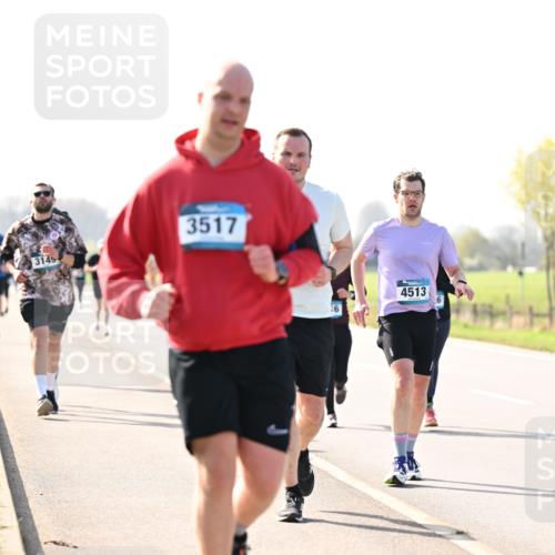 12.04.2026 - 45. Internationalen Wilhelmsburger Insellauf Dr. Thomas Lammeyer http://msf.ph/oto/9448200 12.04.2026 10:33:35 Laufen 3145, 3517, 16, 4513 meine-sportfotos.de