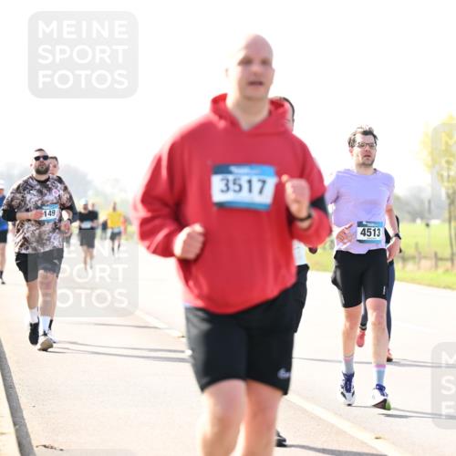 12.04.2026 - 45. Internationalen Wilhelmsburger Insellauf Dr. Thomas Lammeyer http://msf.ph/oto/9448202 12.04.2026 10:33:36 Laufen 149, 3517, 4513 meine-sportfotos.de