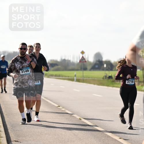12.04.2026 - 45. Internationalen Wilhelmsburger Insellauf Dr. Thomas Lammeyer http://msf.ph/oto/9448215 12.04.2026 10:33:38 Laufen 3149, 18, 3716, 3570 meine-sportfotos.de
