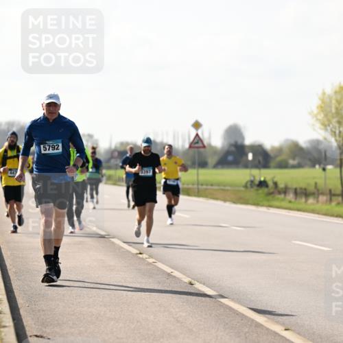 12.04.2026 - 45. Internationalen Wilhelmsburger Insellauf Dr. Thomas Lammeyer http://msf.ph/oto/9448243 12.04.2026 10:33:45 Laufen 5792, 3397 meine-sportfotos.de